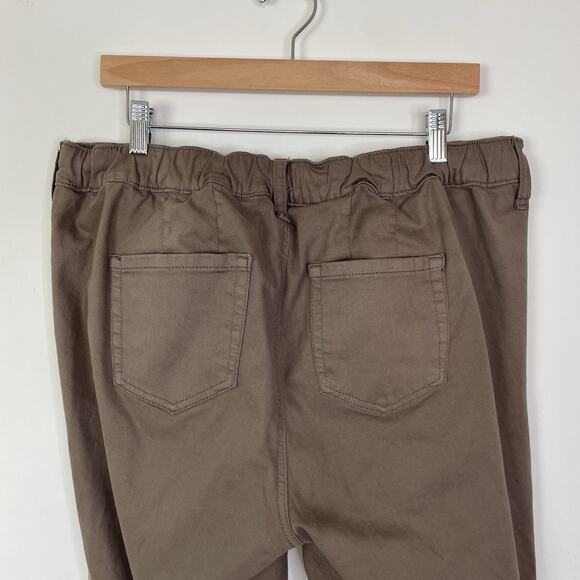 Torrid Weekend Boyfriend Straight Mid Rise Pants Pull On Morel Brown 12 Tall 0T - Picture 7 of 13